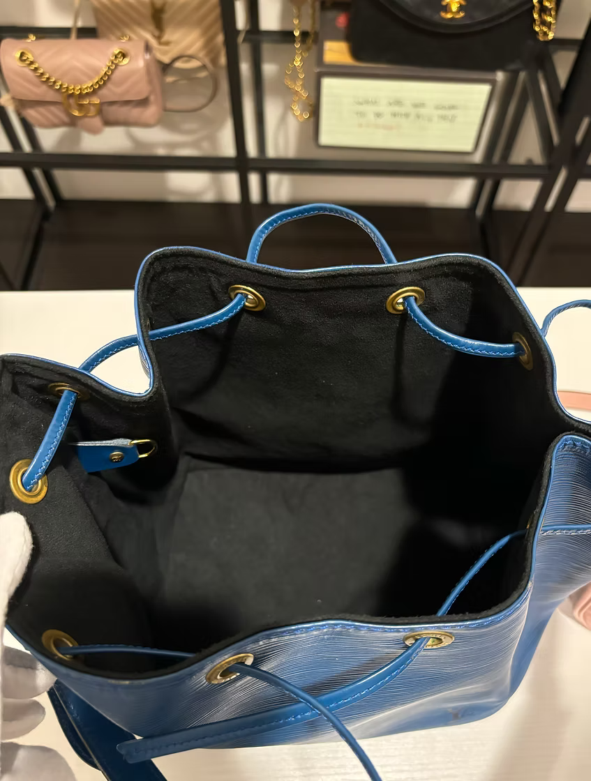 LOUIS VUITTON PM Noé Bucket Bag In Epi Leather