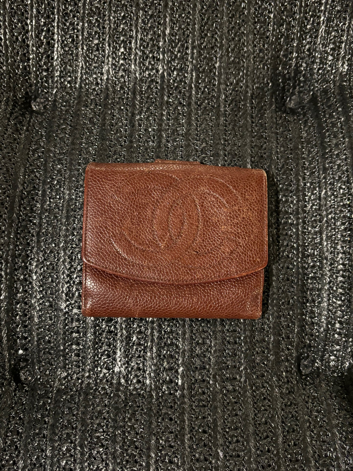 Chanel Vintage 97-99 Caviar Leather Compact Tab Wallet Image 0