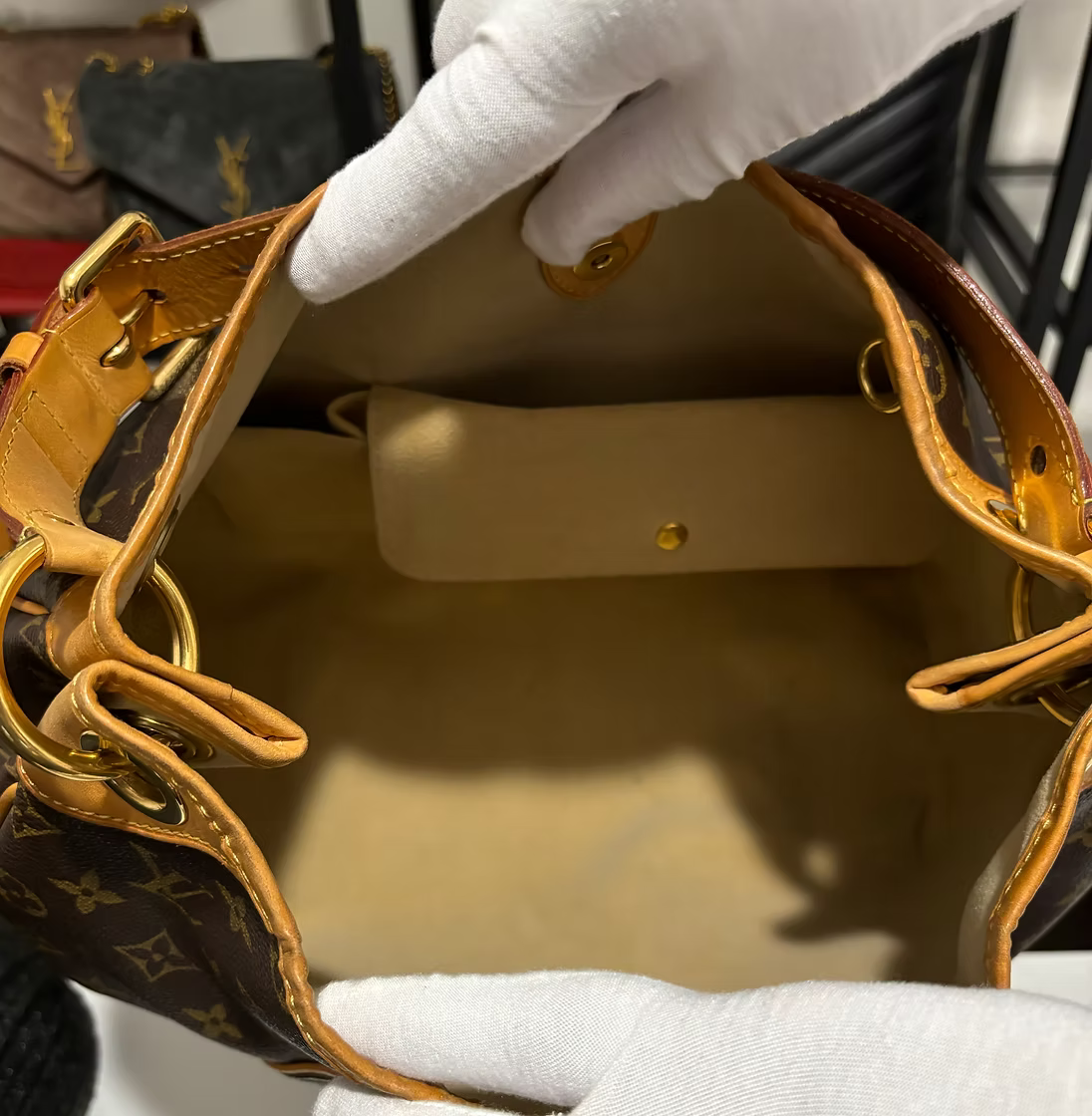 Louis Vuitton Galliera PM